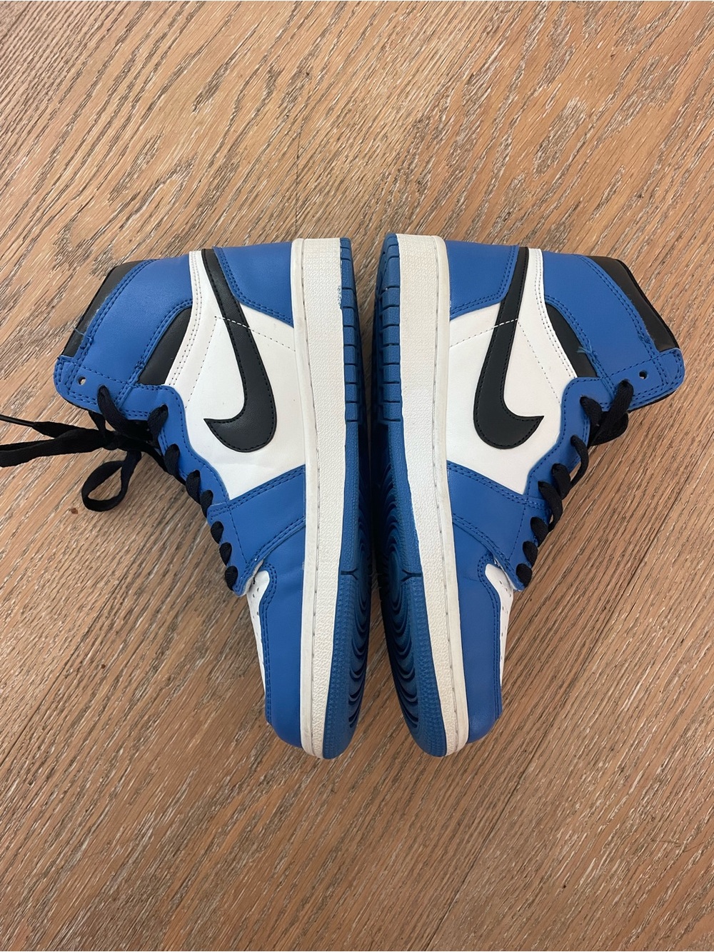 Nike Air Jordan 1 Mid - White/Blue/Black - Picture 3 of 6